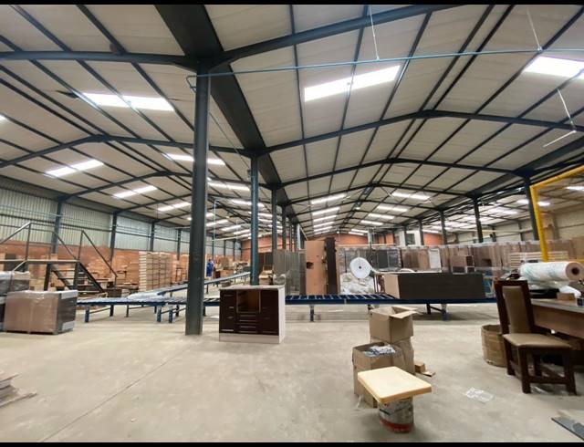 4,000M² WAREHOUSE TO LET IN DEVLAND